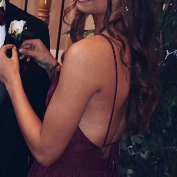 Lulu’s Maroon Prom Dress - Picture 4 of 4